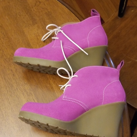 SHE'S BOLD❣️Dr. Martens Barbie pinkish, purple booties - Picture 3 of 9
